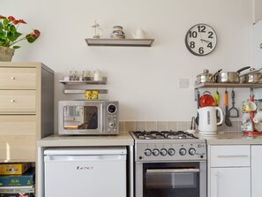 Private kitchen - 2 bedroom accommodation in Freshwater (Freshwater)
