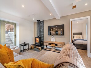 3 bedrooms, free WiFi, bed sheets - 3 bedroom accommodation in Scaling Dam, near Whitby (Scaling Dam, near Whitby)