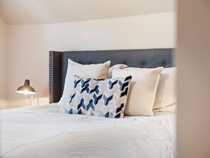 3 dormitorios, tabla de planchar con plancha, wifi gratis y ropa de cama