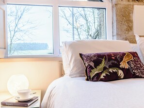 1 bedroom, free WiFi, bed sheets - Shawdon Hill Coach House (Alnwick)