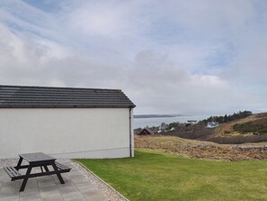 Outdoor dining - 3 bedroom accommodation in Gairloch (Gairloch)