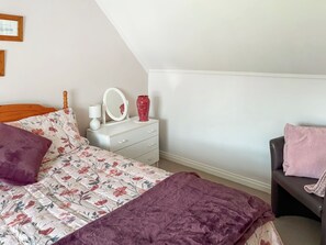 Hillside upstairs double bedroom | Hillside - Gairloch Cottages - Hillside, Gairloch