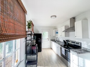 Fridge, microwave, oven, coffee/tea maker