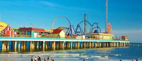 Camastros y toallas de playa
