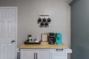 Interior - Step Free Beach Retreat With Cowboy Pool and Pack N Play (Galveston)