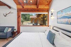 1 bedroom, free WiFi, bed sheets - Basecamp Lodge - Cabin 3 (Mount Shasta)