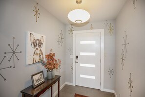 Interior - Pepe's Place - Newer Home w/heated Spa Pool, close to Galveston Island & Houston (Dickinson)