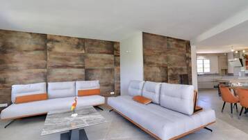 Smart-tv en een open haard