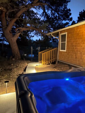 Bain à remous extérieur