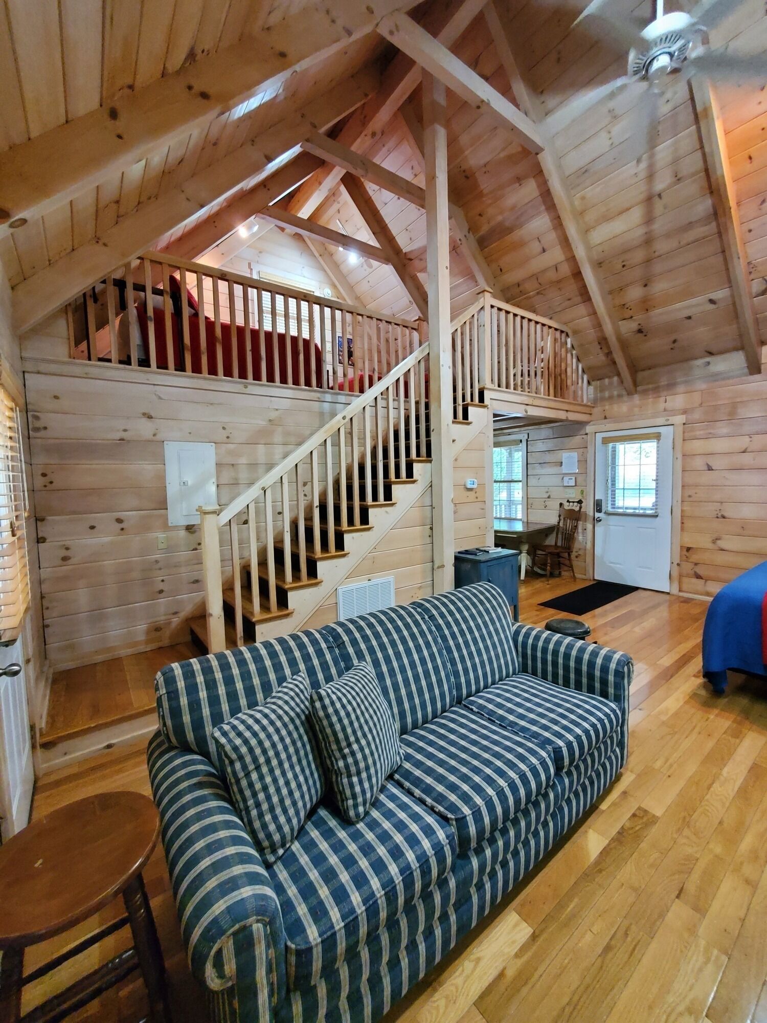 Televisio, takka, DVD-soitin