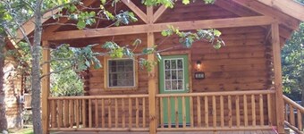 Cabin 317 - Three's a Crowd