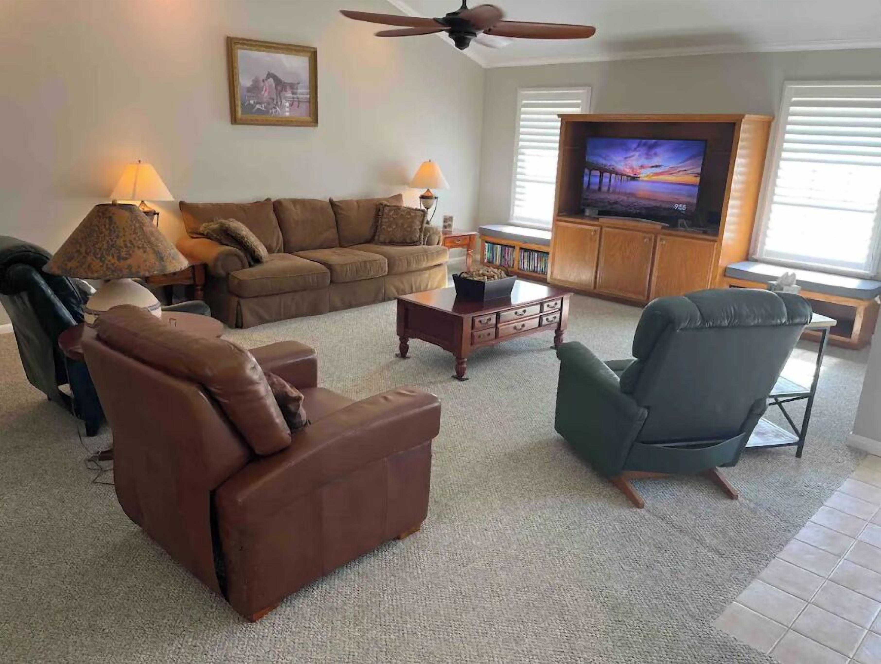 Quiet, Comfy Wine Trail Home - Johnson City, TX
