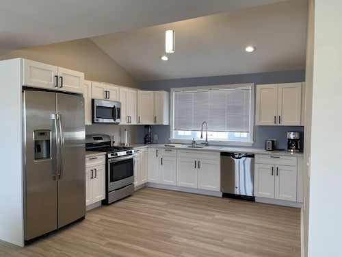 Luxurious independent beach house  in Seaside Park, mins walk to beach and bay