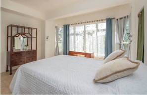 3 habitaciones, escritorio, wifi gratis y ropa de cama