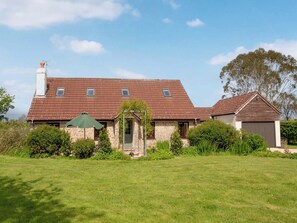 Exterior - 4 bedroom accommodation in Blackdown Hills, near Culmstock (Blackdown Hills, near Culmstock)