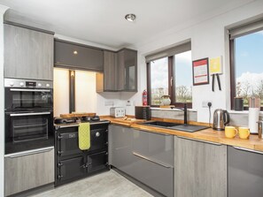 Dishwasher, highchair - 4 bedroom accommodation in Blackdown Hills, near Culmstock (Blackdown Hills, near Culmstock)