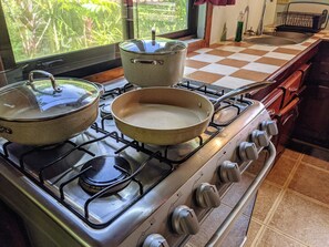 Fridge, oven, stovetop, coffee/tea maker - TWO HOUSES with a Pool, Casa Sol & Luna (Puntarenas Province)
