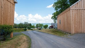 Property grounds - Olver Farm Guest House : Park-Like Setting (Romulus)