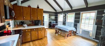 Pioneer Village Creekside 4-bedroom cabin perfect for a family retreat!