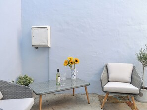 Terrace/patio - 2 bedroom accommodation in Sandgate (Sandgate)