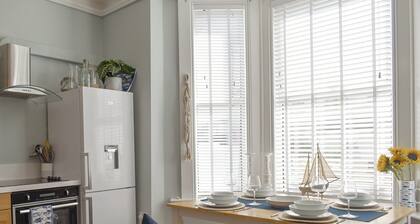 2 bedroom accommodation in Sandgate