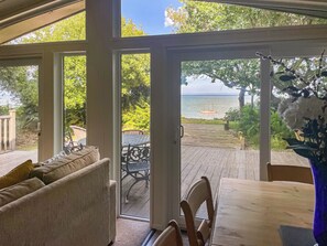 Unclassified image, 5 of 17, button