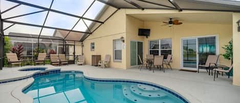 Outdoor pool, pool loungers