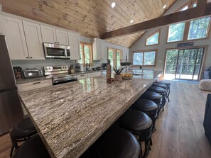 Fridge, microwave, oven, stovetop - Boulder Field Manor ~ Sleeps 26 -Beach Access ~ Hot Tub! (Lake Harmony)