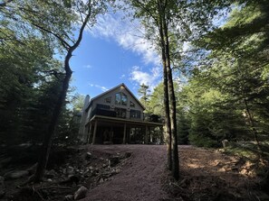 Exterior - Boulder Field Manor ~ Sleeps 26 -Beach Access ~ Hot Tub! (Lake Harmony)