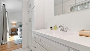 Rumah, Beberapa Tempat Tidur (Shinnecock Hills Haven) | Kamar mandi