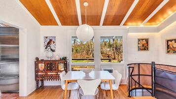 House, Multiple Beds (Barnes Landing Tree House) | Dining