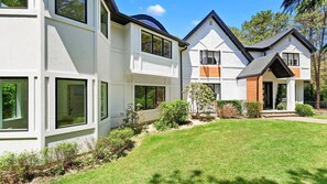 House, Multiple Beds (Shinnecock Sensation) | Exterior