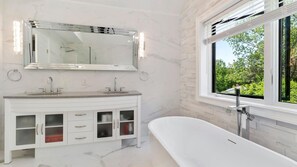 Bathroom - Shinnecock Sensation (Southampton)