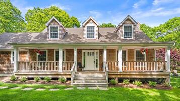 House, Multiple Beds (Village Fringe Hideaway) | Exterior