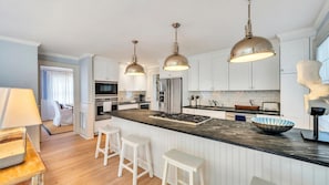 House, Multiple Beds (Hideaway on Holly) | Private kitchen