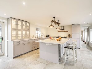 Dishwasher, high chair - 4 bedroom accommodation in Edge, near Malpas (Edge, near Malpas)