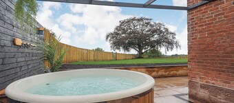 4 bedroom accommodation in Edge, near Malpas