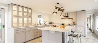 4 bedroom accommodation in Edge, near Malpas