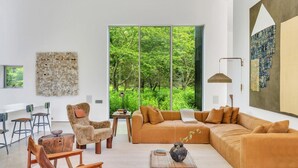 House, Multiple Beds (Modernist Dream House) | Living room - Modernist Dream House (Water Mill)