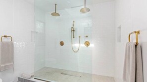House, Multiple Beds (Hollow Tree Hideaway) | Bathroom | Hair dryer