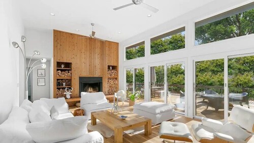 Hollow Tree Hideaway