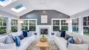 Casa, várias camas (Bucks Path Beauty) | Sala de estar