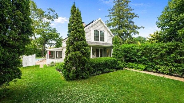 House, Multiple Beds (East Quogue Quintessential) | Exterior
