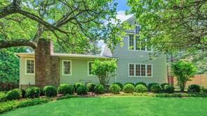 Casa, varias camas (Perfection in East Hampton) | Exterior