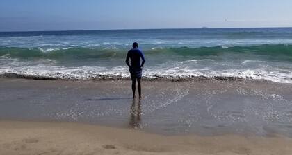 Steps to the Sand! Luxury 2 bdrm Condo with an Ocean View