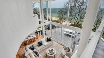 House, Multiple Beds (Waterfront Modern in East Hampton) | Living room