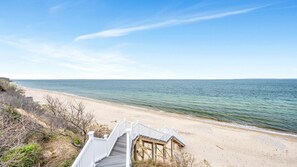House, Multiple Beds (Waterfront Modern in East Hampton) | Beach | On the beach