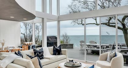 Waterfront Modern in East Hampton