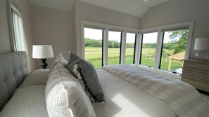House, Multiple Beds (Modern Farmhouse Fantasy) | 6 bedrooms, iron/ironing board, travel crib, WiFi - Modern Farmhouse Fantasy (East Hampton)