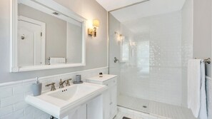 Casa, letti multipli (Sammys Beach Stately Retreat) | Bagno